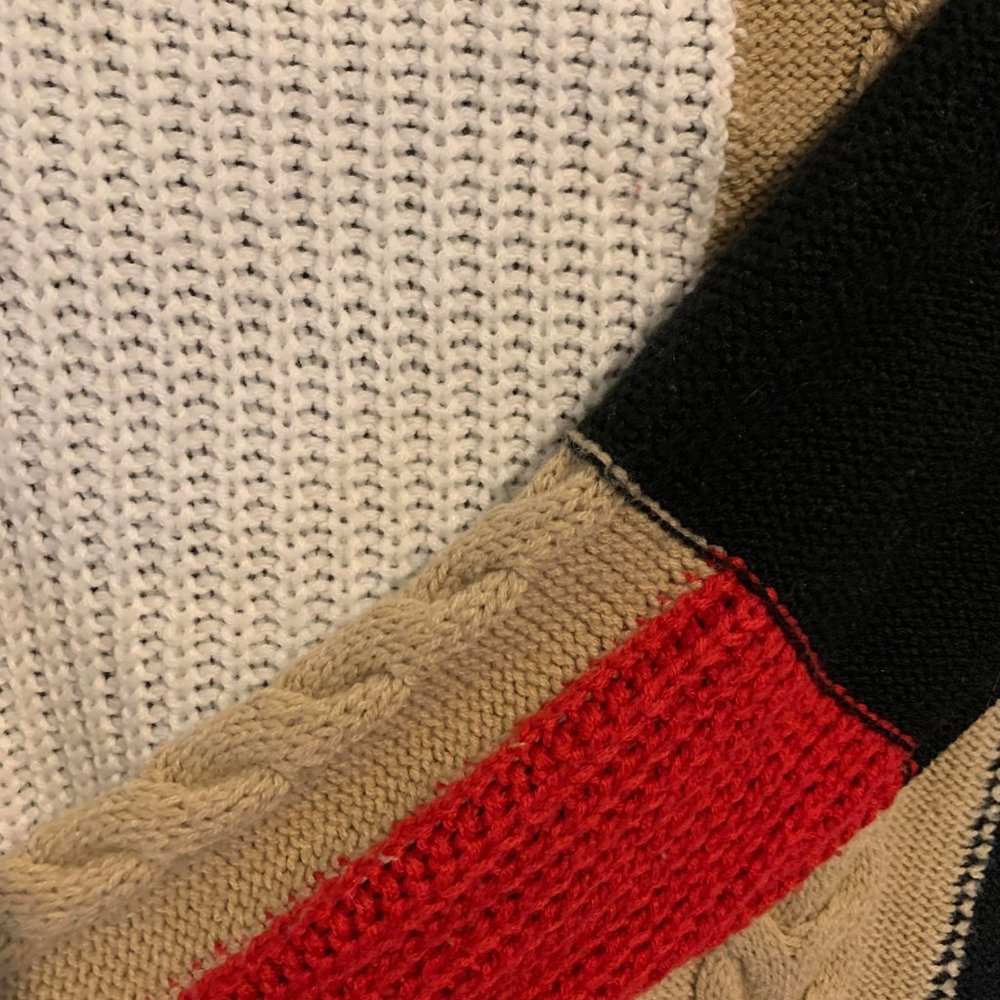 Color Block Sweater - Picture 3 of 4